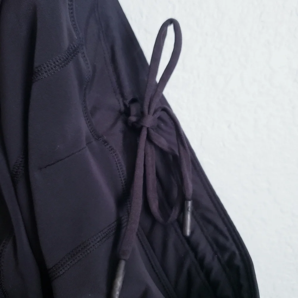 Lululemon Charcoal Gray Black Squiggle Line Shorts